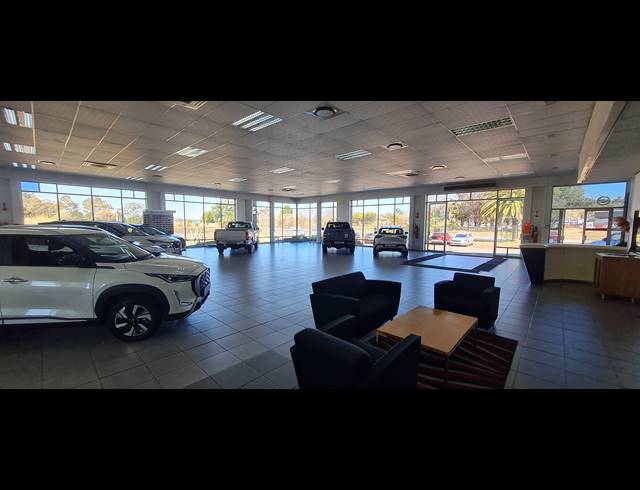 3,999M² SHOWROOM FOR SALE IN BENONI CENTRAL